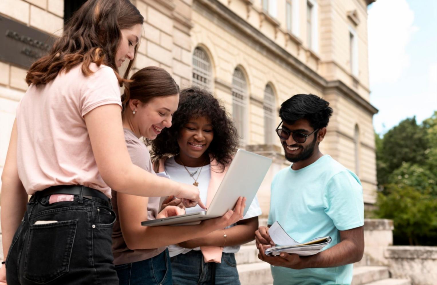 Teilnehmer diskutieren Cash Flow Strategien in Kleingruppen